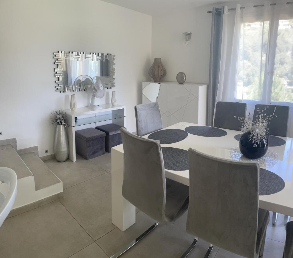 Villa Les Yuccas - Pool - Sea View Cagnes-sur-Mer Eksteriør bilde